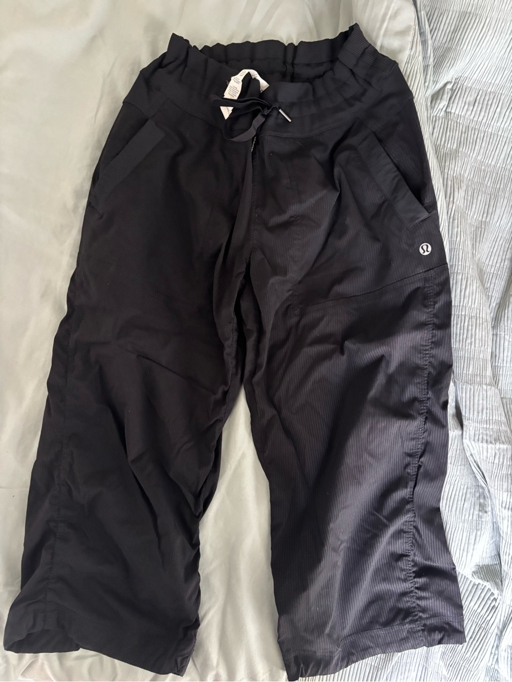 Lululemon Cropped Studio Pant Jogger
